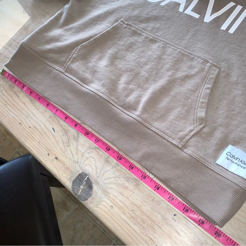 Calvin Klein Logo Cropped Hoodie - Picture 14 of 14